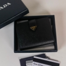 プラダ プラダ 二つ折り財布 1MV204