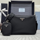 プラダ プラダ ボディバッグ 2VH113