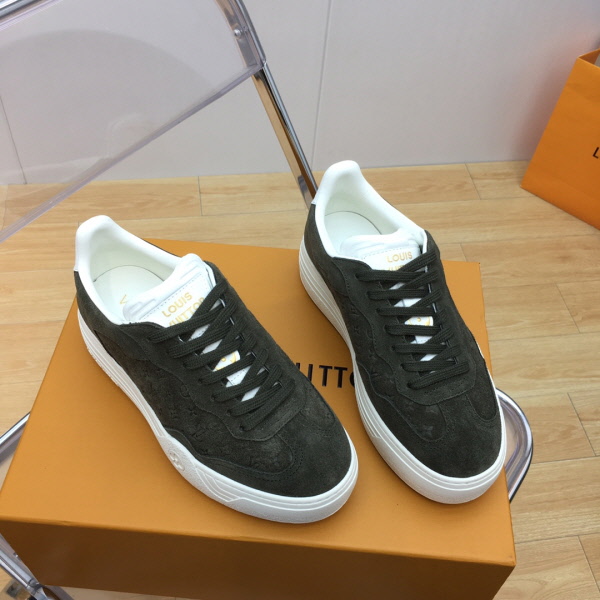  ルイ・ヴィトン 女性 スニーカー 122184