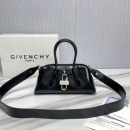 ジバンシィ ジバンシィ ショルダーバッグ 29948L