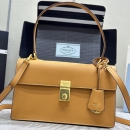 プラダ プラダ ショルダーバッグ 1BN023