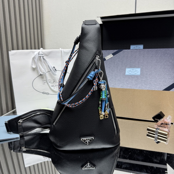 プラダ プラダ プラダ クロス ヴィッテロダイノレザー ワンショルダーバッグ