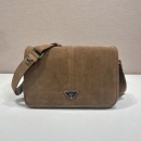 プラダ プラダ メッセンジャーバッグ 2VD073