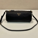 プラダ プラダ ショルダーバッグ 1NE058