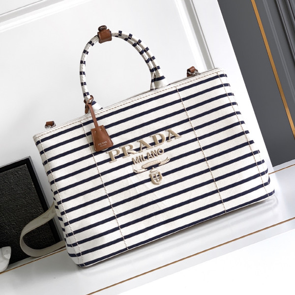 プラダ プラダ ショルダーバッグ 2VG131