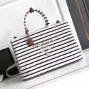 プラダ プラダ ショルダーバッグ 2VG131