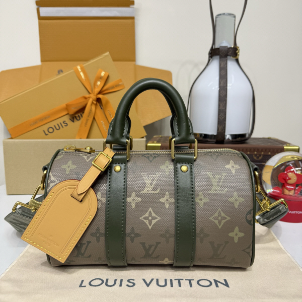 ルイ・ヴィトン ルイ・ヴィトン バンドリエール25 M26930