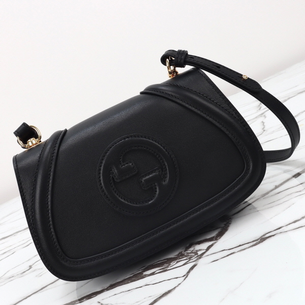 グッチ グッチ ショルダーバッグ 815700