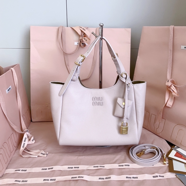 ミュウミュウ ミュウミュウ ショルダーバッグ 5BA304