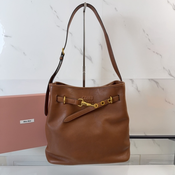 ミュウミュウ ミュウミュウ ショルダーバッグ 5BE101