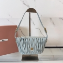 ミュウミュウ ミュウミュウ ミニバッグ 5NE026